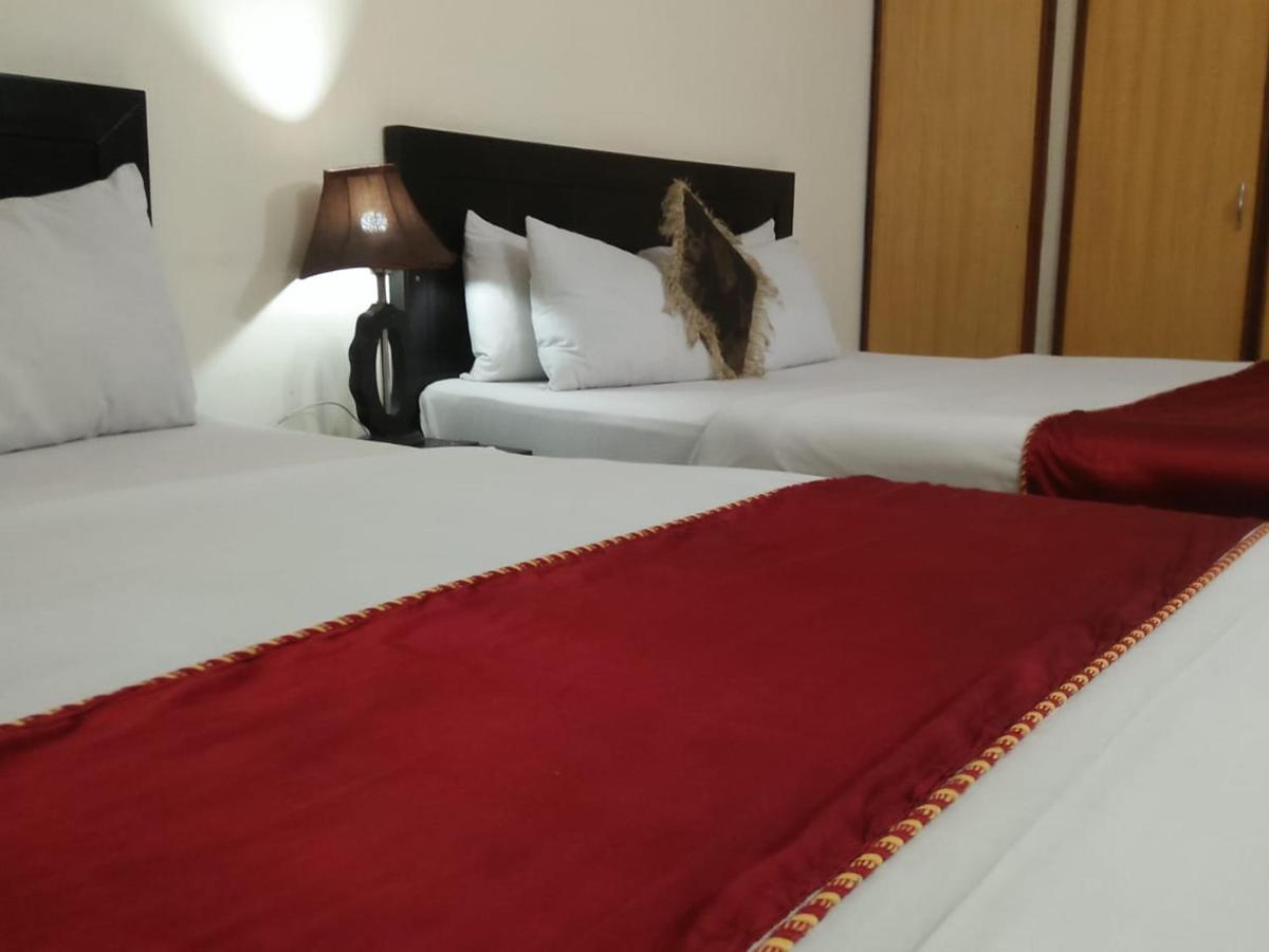 Tourist Inn Hotel Лахор Экстерьер фото