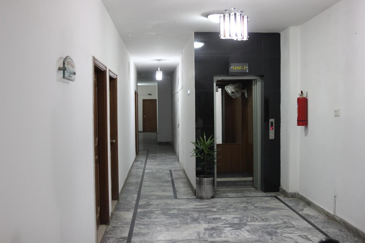 Tourist Inn Hotel Лахор Экстерьер фото