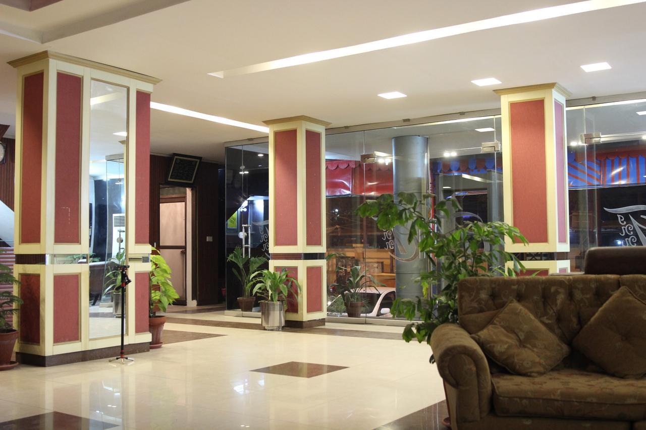 Tourist Inn Hotel Лахор Экстерьер фото