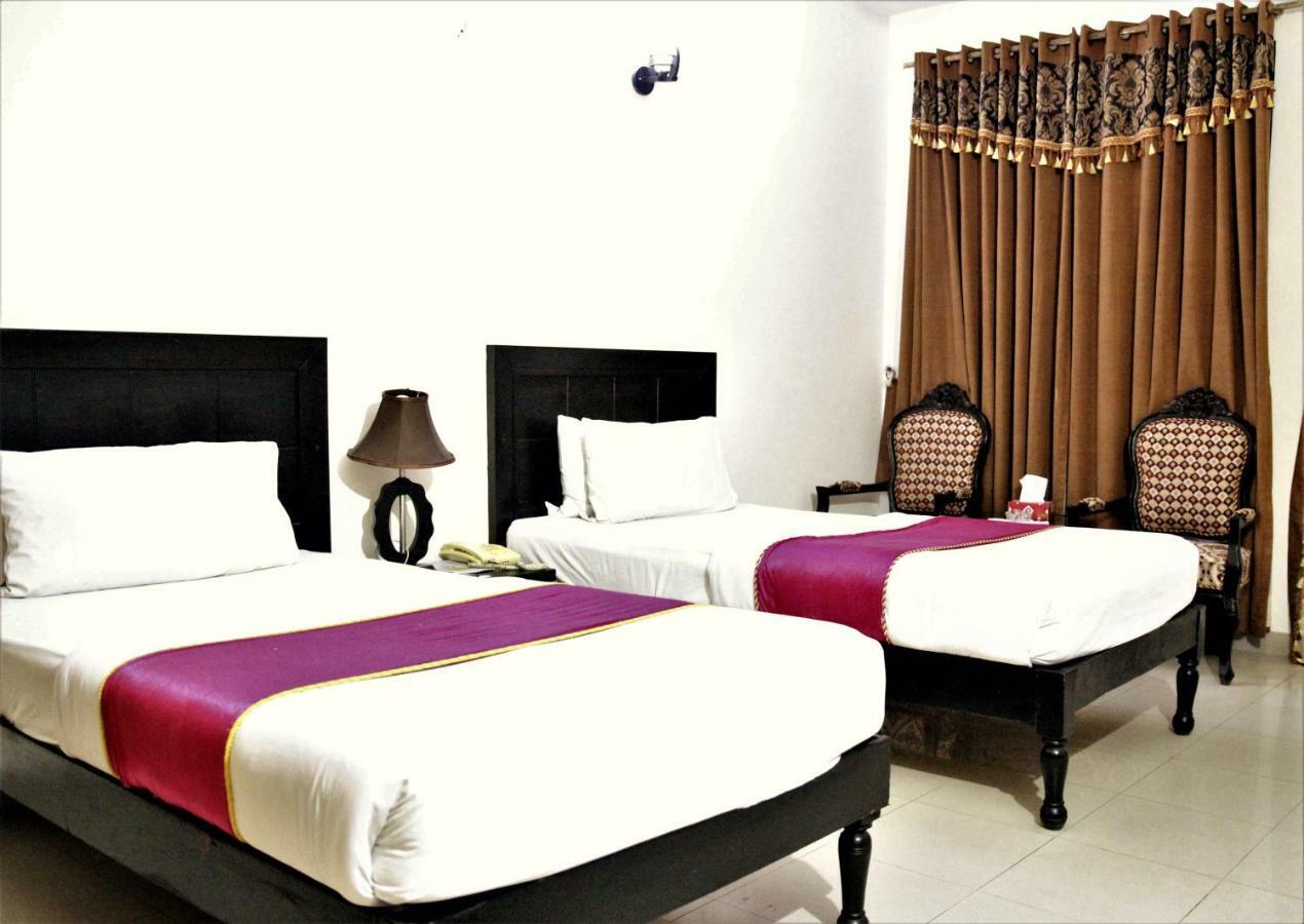 Tourist Inn Hotel Лахор Экстерьер фото