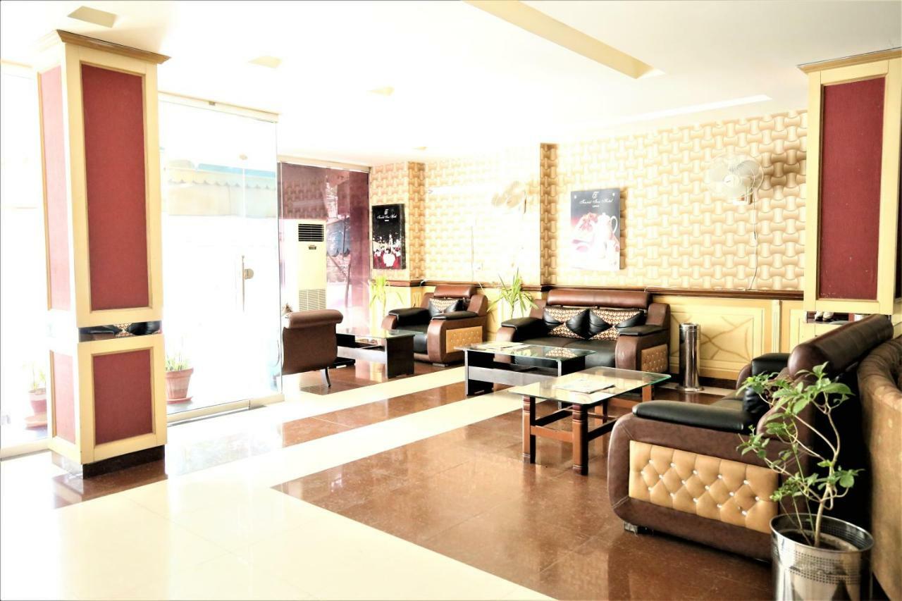 Tourist Inn Hotel Лахор Экстерьер фото